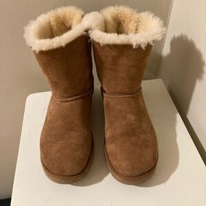 UGG Boots - Big Kids